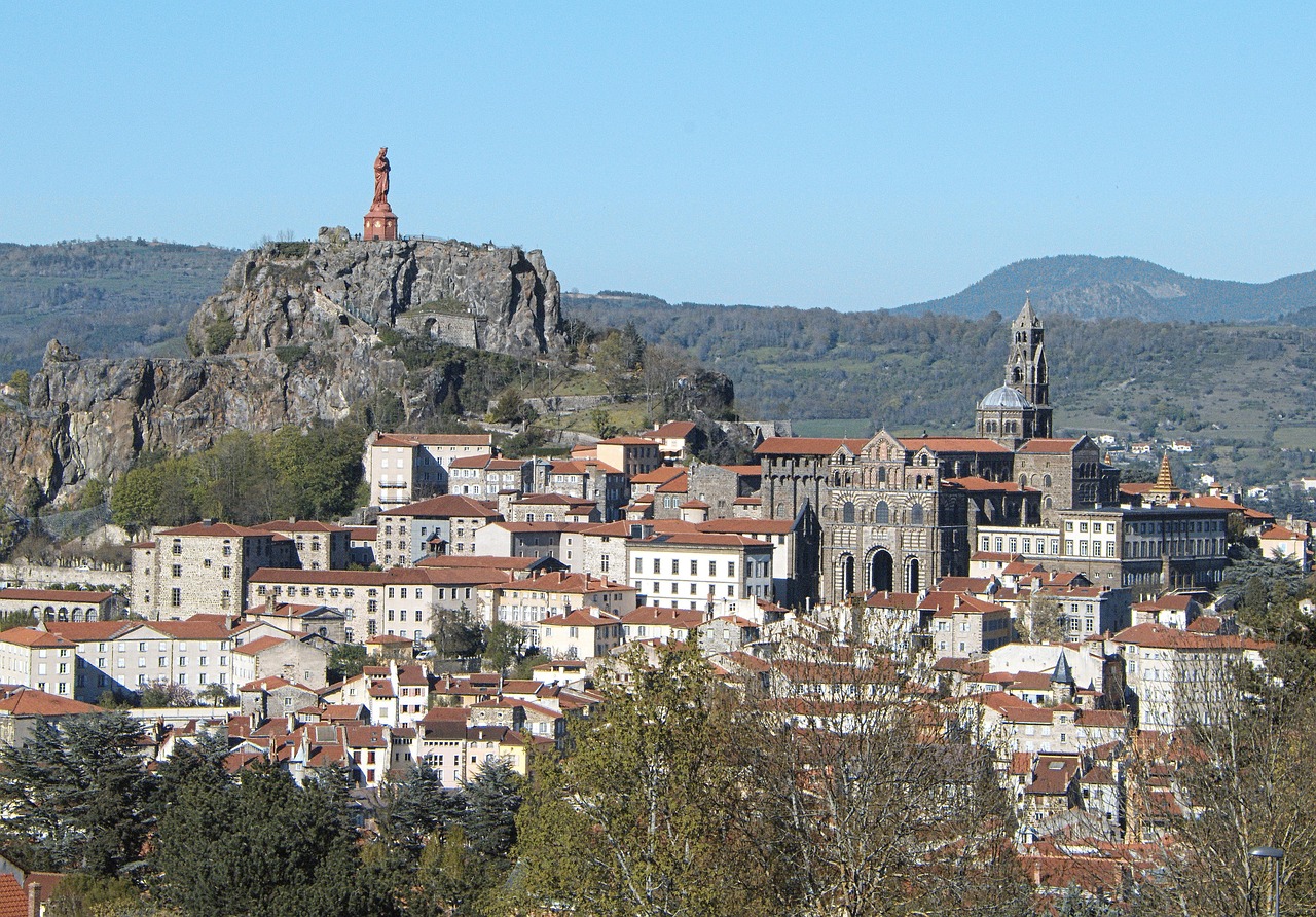 Le Puy-en-Velay cathedral and volcanic pinnacles