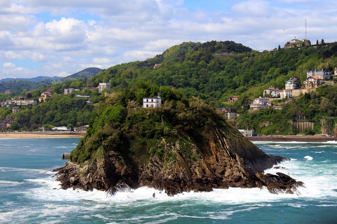 San Sebastián bay and old town