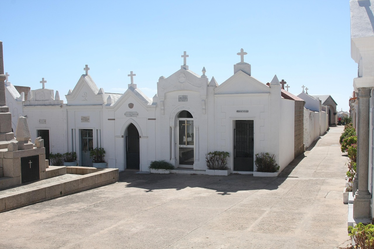 Bonifacio marine cemetery overlooking the sea