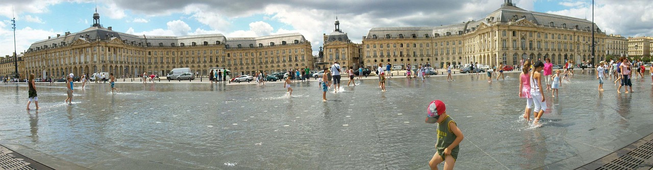 Place de la Bourse Bordeaux at dusk
