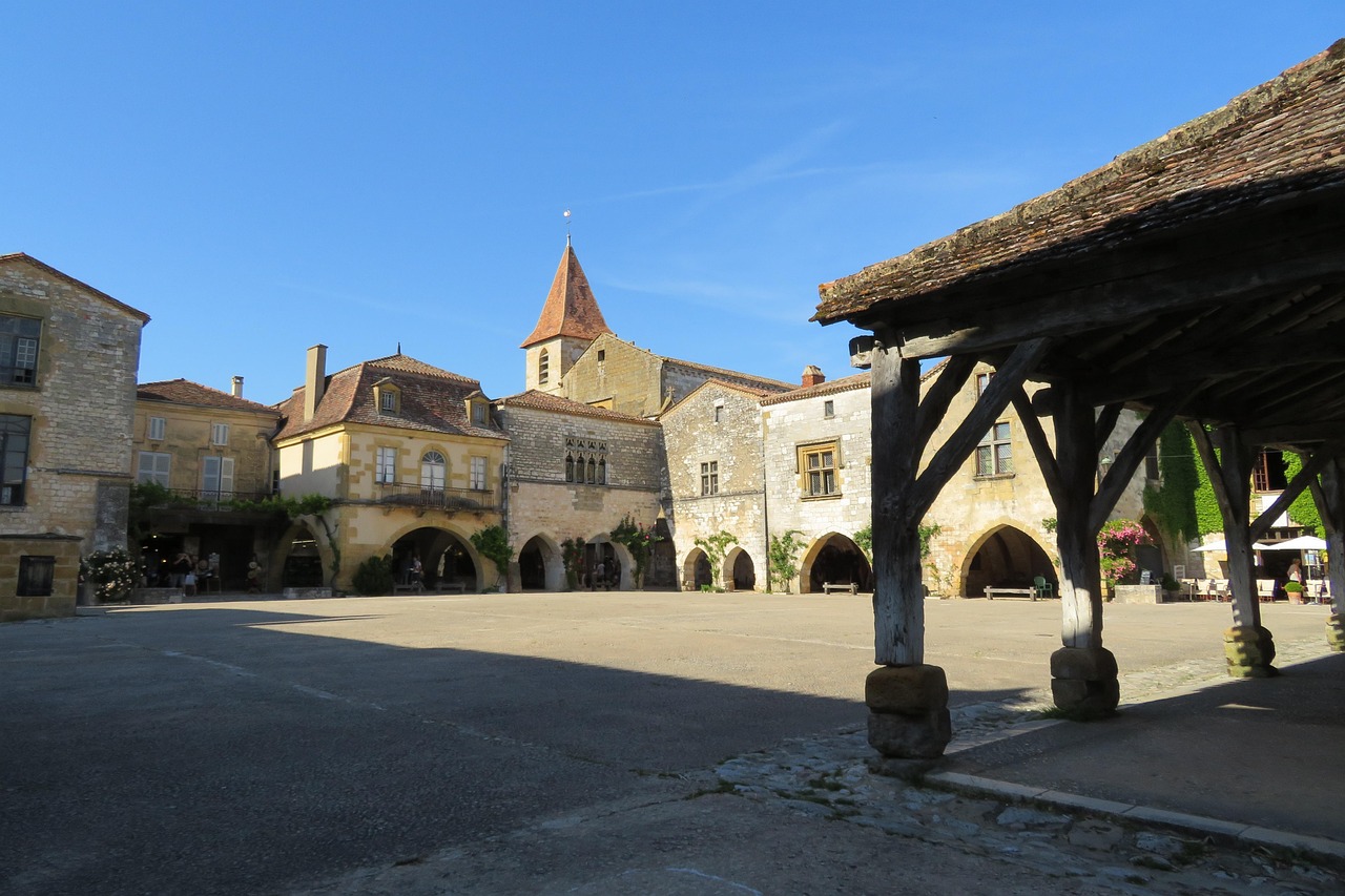 Monpazier bastide village central square