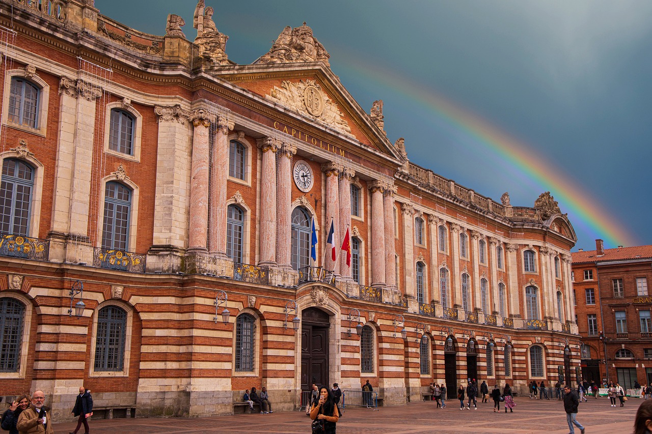 Toulouse cityscape and Garonne River at sunset