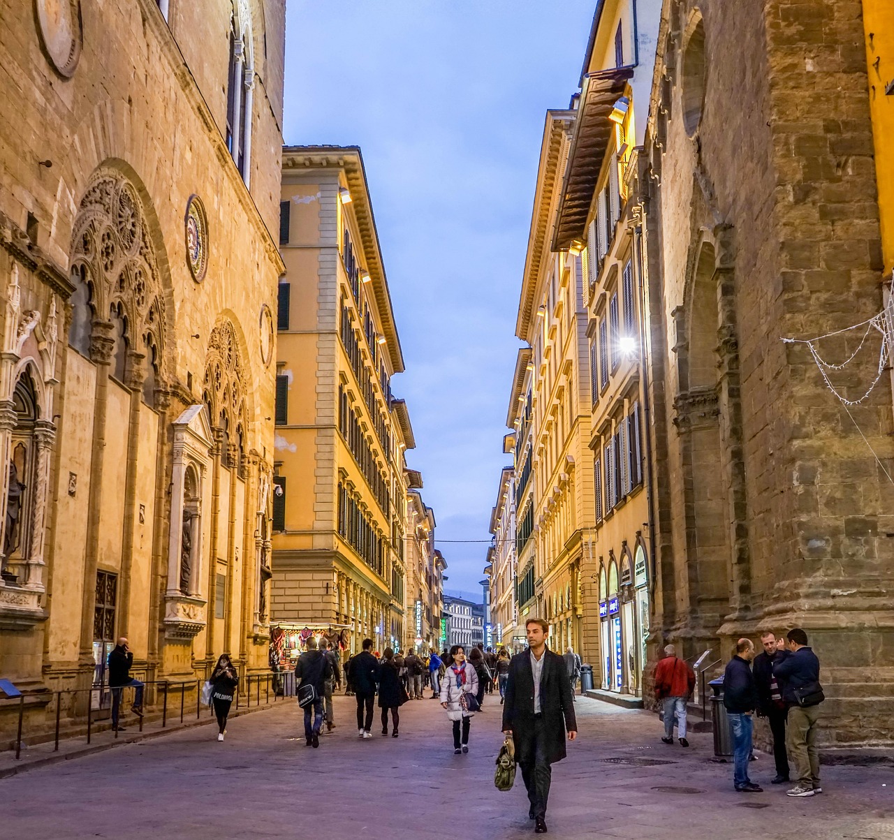 Night view of Florence city lights and Arno