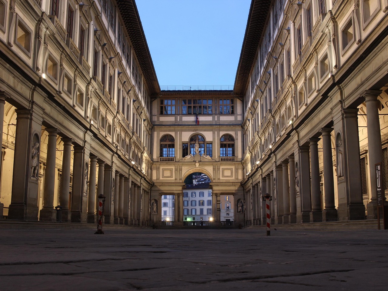 Uffizi Gallery courtyard in Florence
