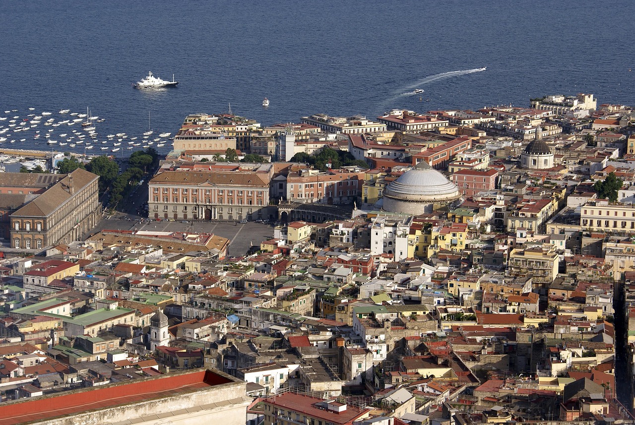Piazza del Plebiscito in Naples