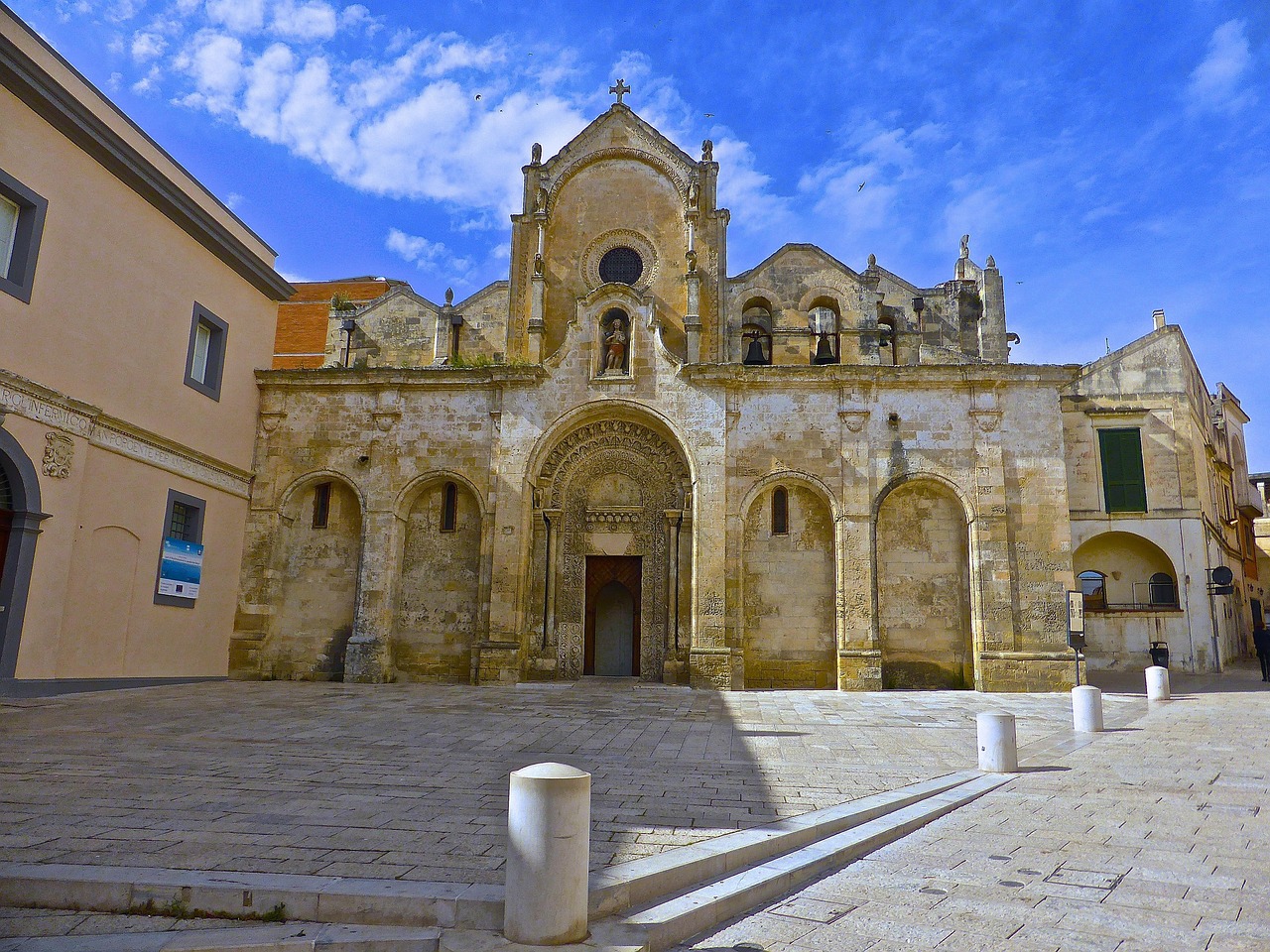 Lecce baroque architecture and piazza