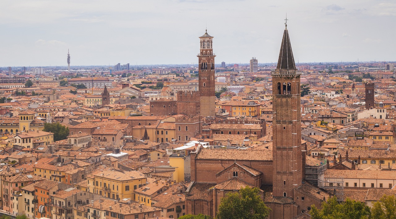 Torre dei Lamberti tower in Verona