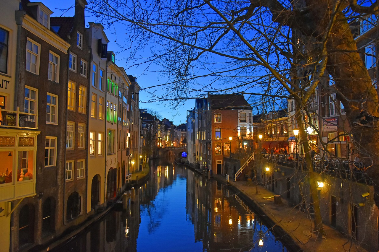 Night view of Utrecht canal with lights