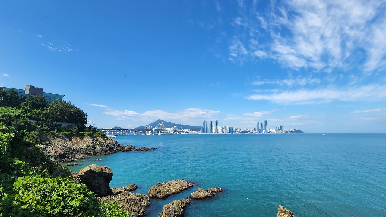 Igidae Coastal Walk cliffs in Busan