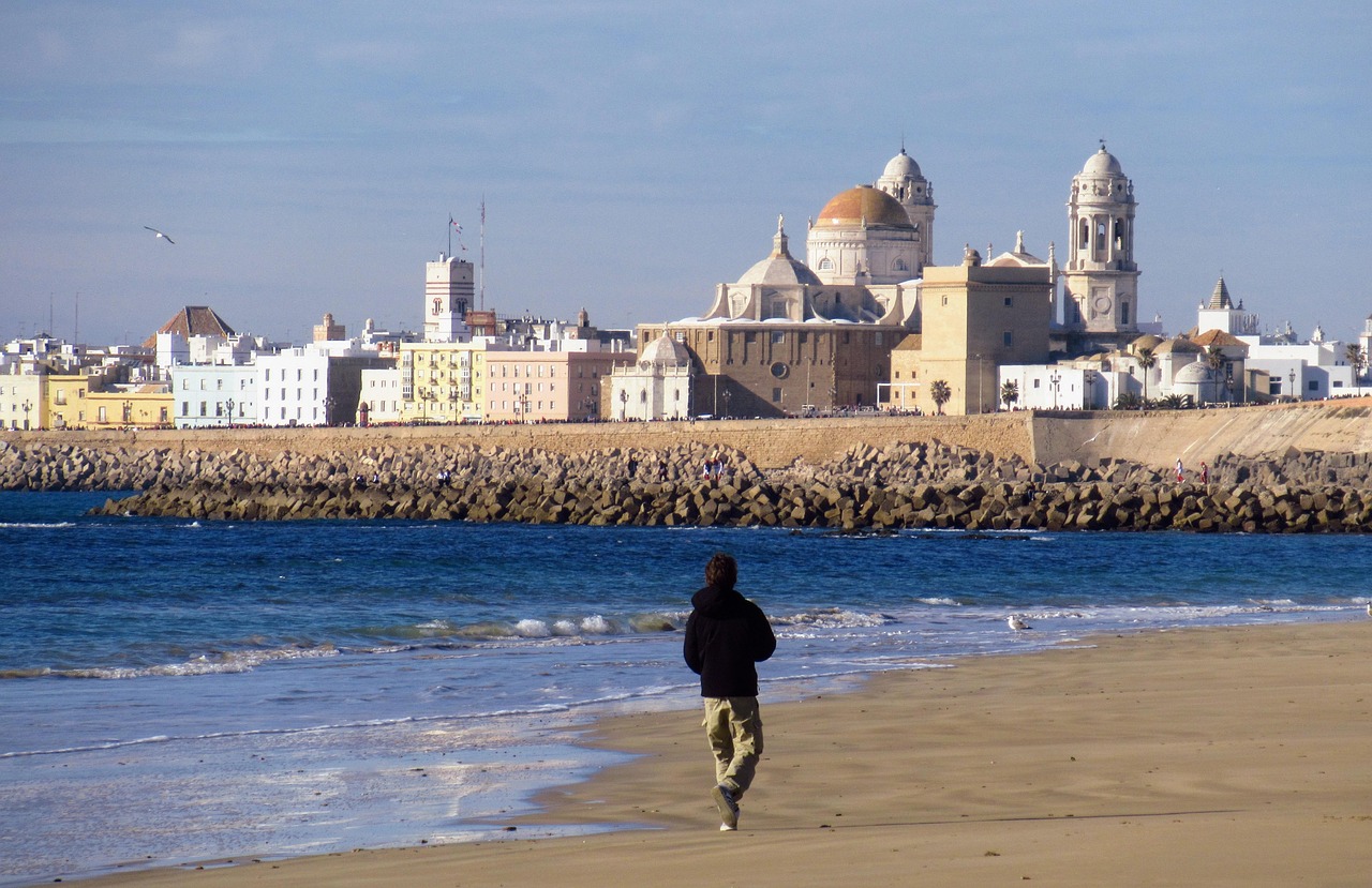 La Caleta beach in Cadiz at sunset