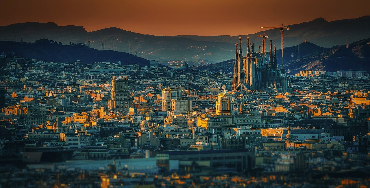 Streets and architecture in Barcelona neighborhood