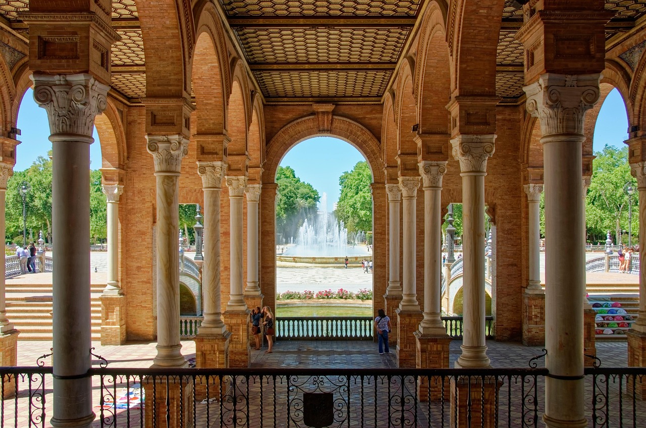Plaza de España Seville central fountain and palace