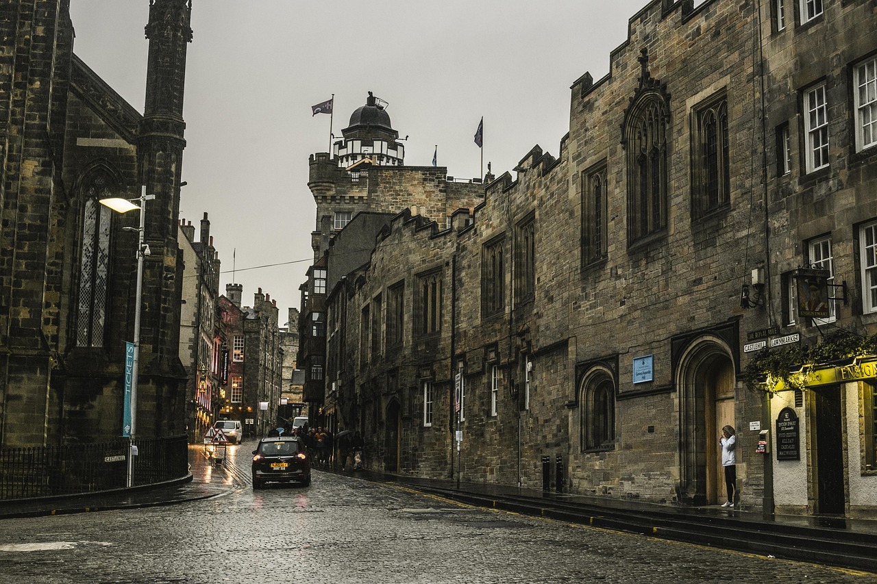 Royal Mile in Edinburgh Old Town
