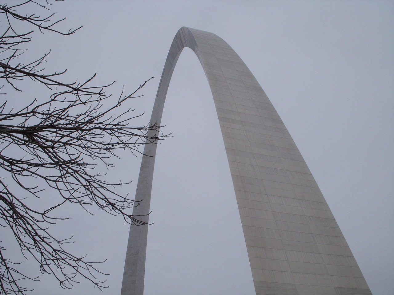 Gateway Arch overlooking the Mississippi River